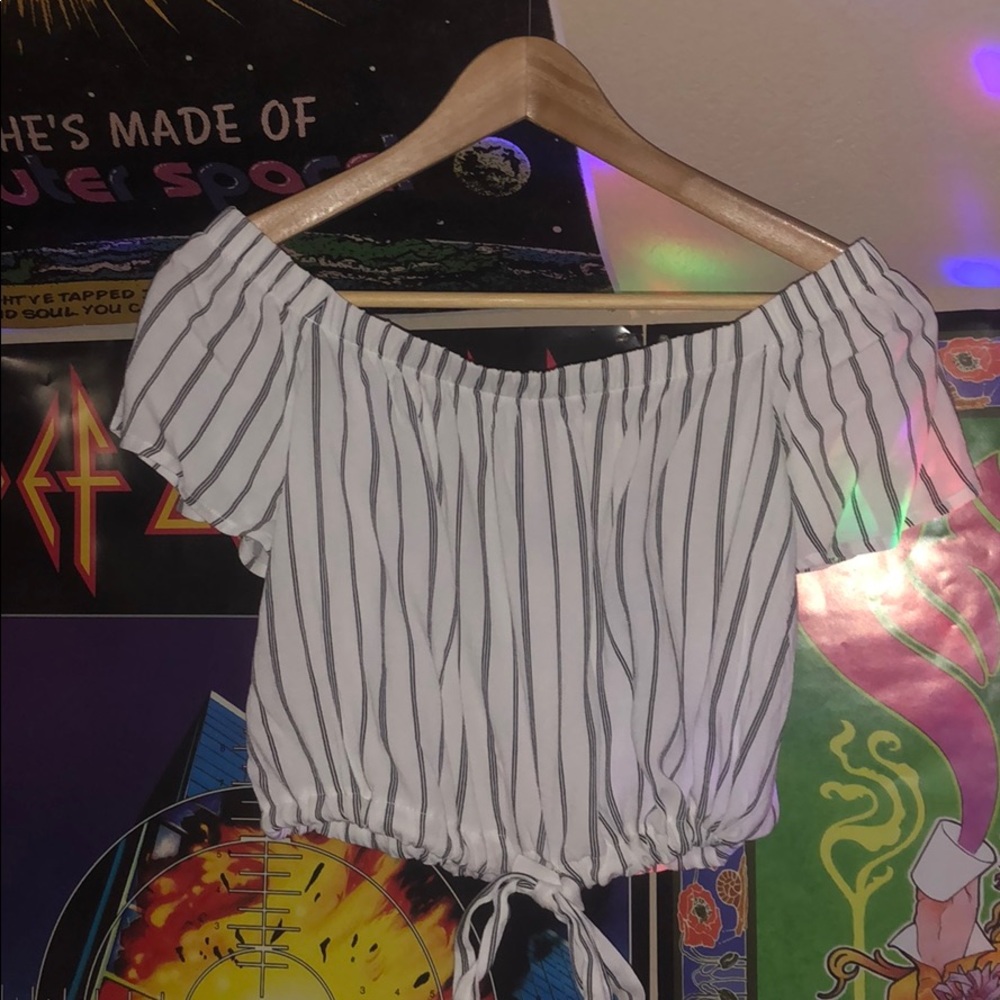 Striped black and white crop top off-shoulders